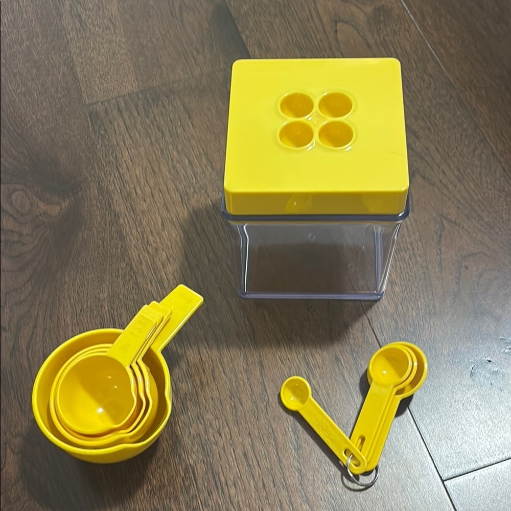Dansk Yellow Measuring Cup Set - Picture 2 of 5